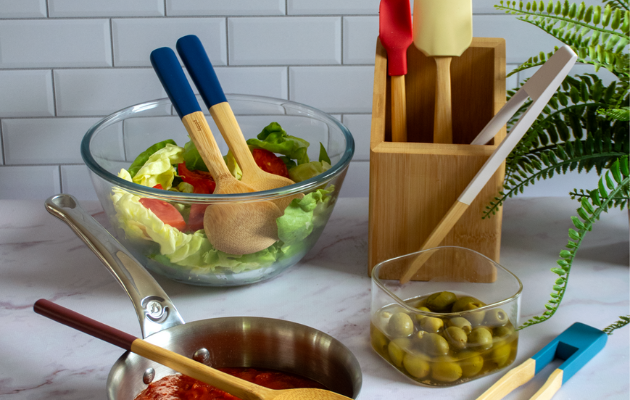 Les couleurs dans la cuisine avec les ustensiles Pebbly